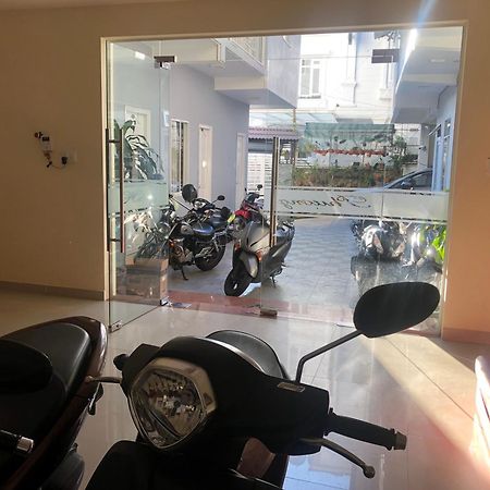 Phuong Hong Guesthouse ダラット エクステリア 写真