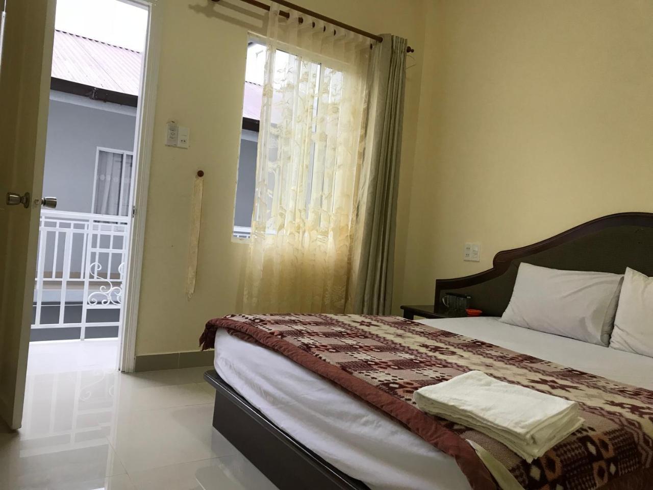 Phuong Hong Guesthouse ダラット エクステリア 写真